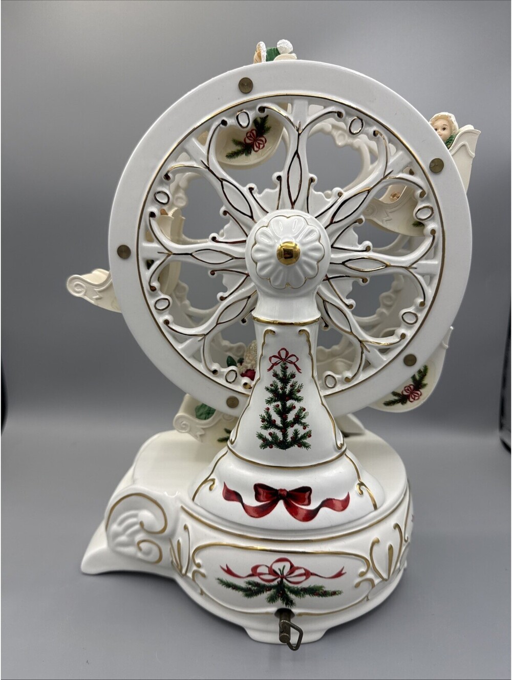Vintage AVON Holiday Classic Ferris Wheel 2001 Porcelain Musical Works Wind Up